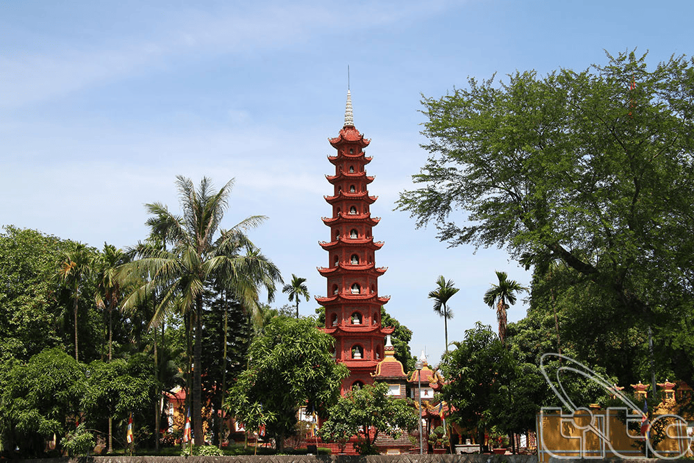 Kiến trúc bên trong chùa Trấn Quốc tái hiện rõ nét phong cách kiến trúc đình chùa Bắc Bộ cổ xưa (Nguồn: VIET NAM NATIONAL AUTHORITY OF TOURISM)